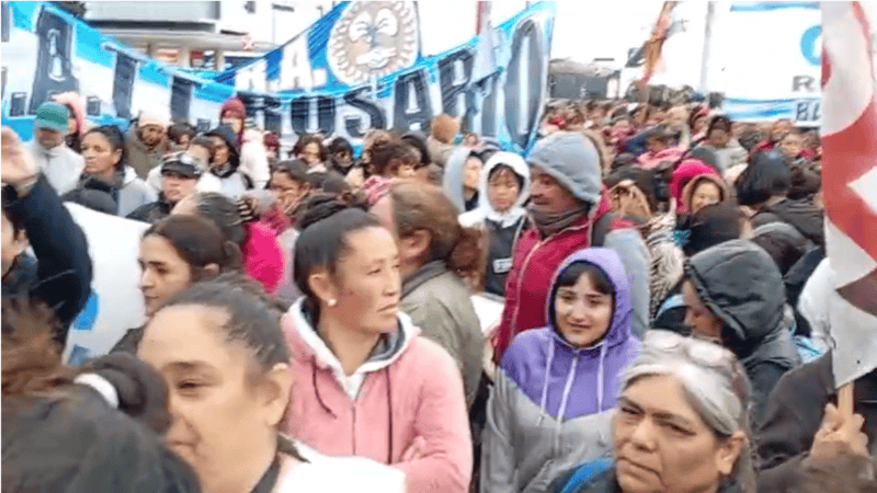 La manifestación se concentró en la rotonda de Oroño y Batlle y Ordóñez.