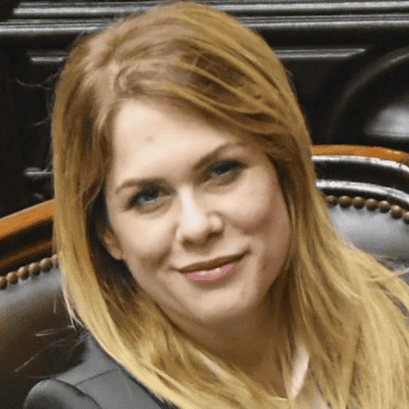 Compartió en su cuenta oficial de X una foto explícita que se viralizó horas antes, donde se la ve teniendo relaciones con su ex.