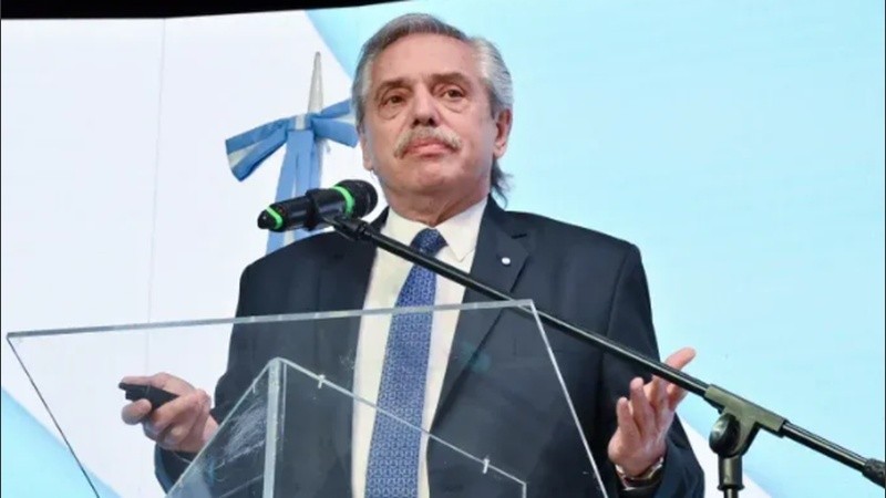 La causa investigaba presuntas irregularidades en la contratación de seguros estatales durante su gestión, entre los años 2019 a 2023.