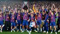 Los jugadores del Barcelona celebraron el título de liga tras vencer al Real Madrid.