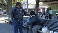 La pareja no pudo evitar la emoción al enterarse de que podrán dejar la calle (Alan Monzón/Rosario3)