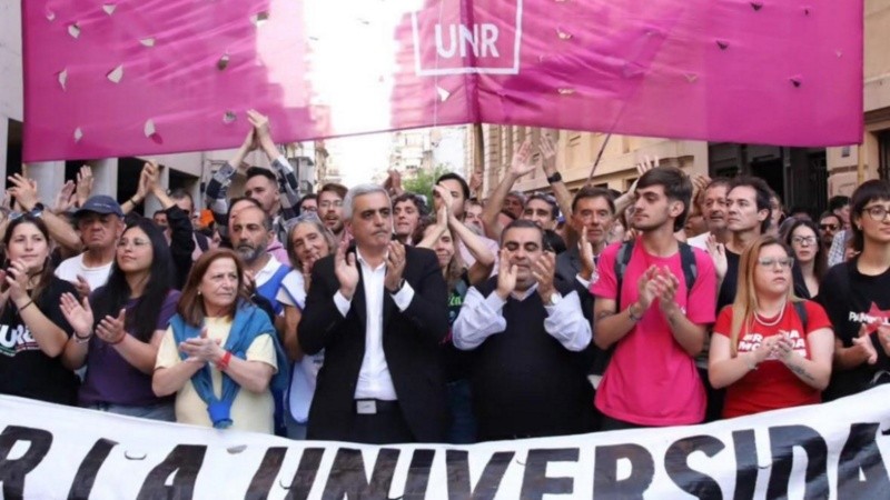 Bartolacci dijo que espera que luego de la marcha se abra un canal de negociación con el gobierno nacional.