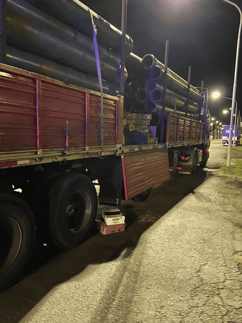 &nbsp;Los efectivos escucharon ruidos extraños en el cargamento y dieron con las cajas con aves.