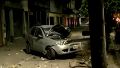 El auto quedó en medio de la vereda.