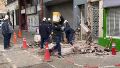 Operarios de la EPE y Litoral Gas trabajan en la vivienda afectada por el impacto.