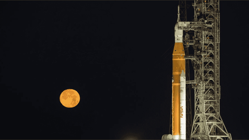 La NASA ya ensambla en Florida la etapa central del SLS de Artemis 3.