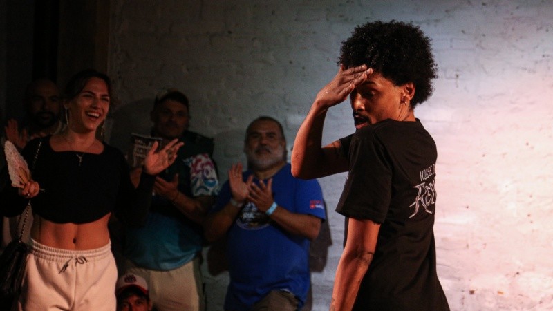 &nbsp;La Biru, madre de la casa Kenwa fue la organizadora del Kiki Session del 1 de mayo en La Usina (Alan Monzón).