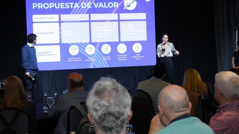 La presentación a cargo de representantes de la firm.&nbsp;