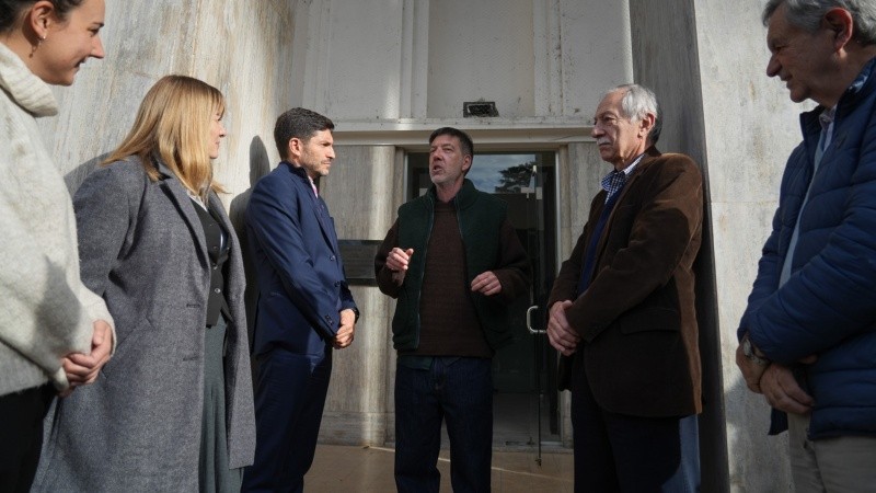 Pullaro y Susana Rueda hicieron una recorrida junto al director del museo, Pablo Montini (Alan Monzón).&nbsp;