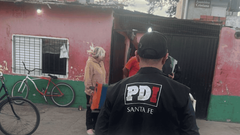La vivienda de Menudo, pintada de los colores de Coronel Aguirre.