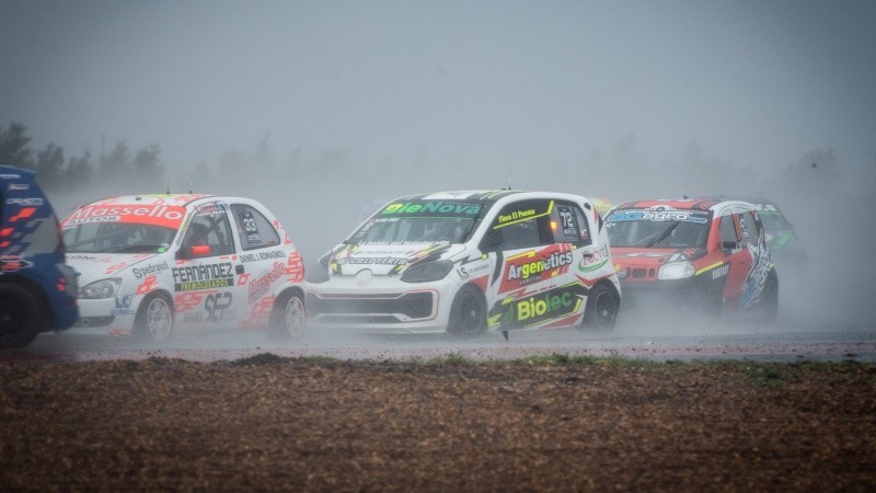 &nbsp;El domingo hubo emocionantes carreras bajo la lluvia en San Nicolás (Foto: Oficial Nuevo Car Show)