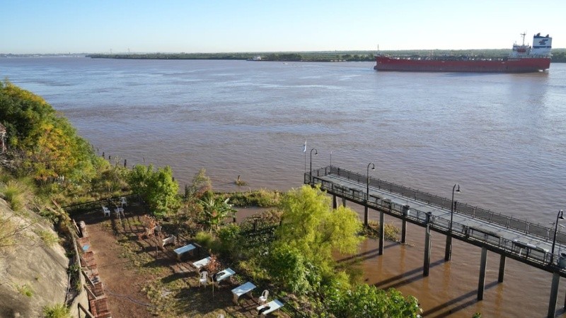 Preocupa la saturación del tráfico y la proximidad con las tomas de agua potable. (Alan Monzón/Rosario3)