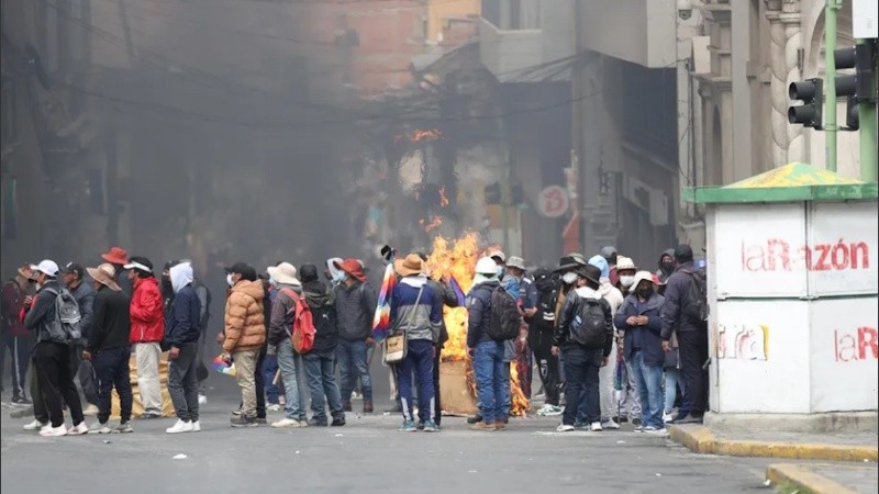 Mineros afiliados a la Central Obrera Boliviana se manifiestan en La Paz, Bolivia.