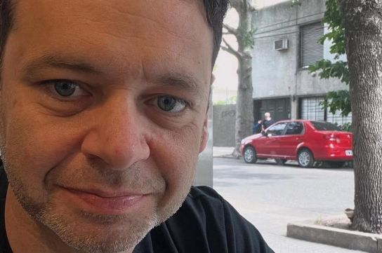 El docente que instrumentó una idea que hizo reaccionar a Liam Gallagher.