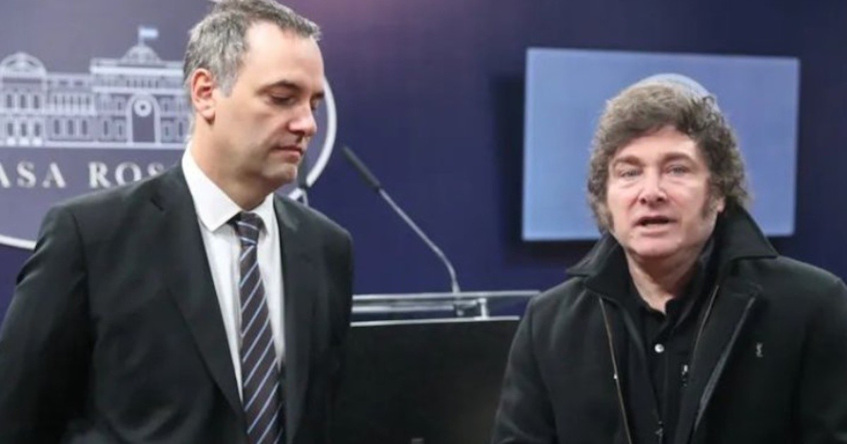 Javier Milei recibió a Manuel Adorni en Olivos en otro gesto de ...