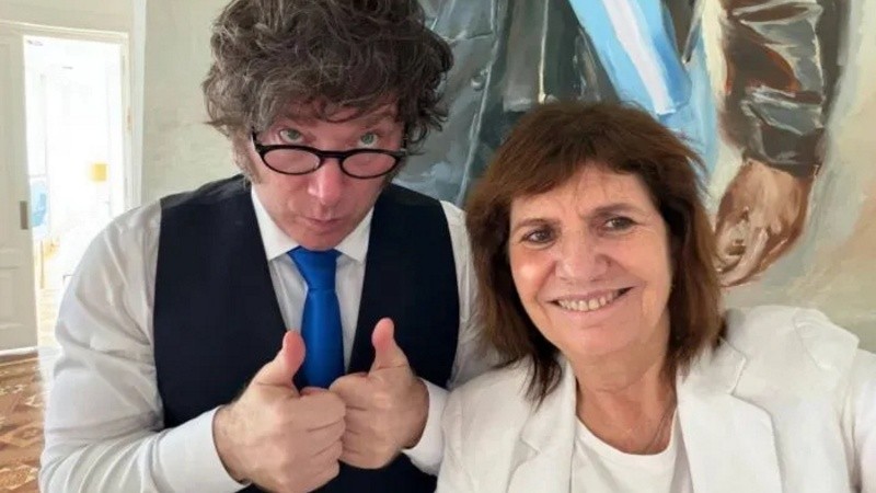 Bullrich quiere mostrarse independiente pero cercana a Milei.