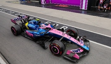 La pole position quedó en manos de George Russell, quien lideró el 1-2 de Mercedes junto a Kimi Antonelli. La carrera será este domingo a las 17hs.