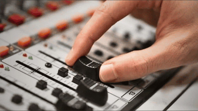 ¡Feliz día, en especial, a los operadores de Radio 2 y FM VIDA!