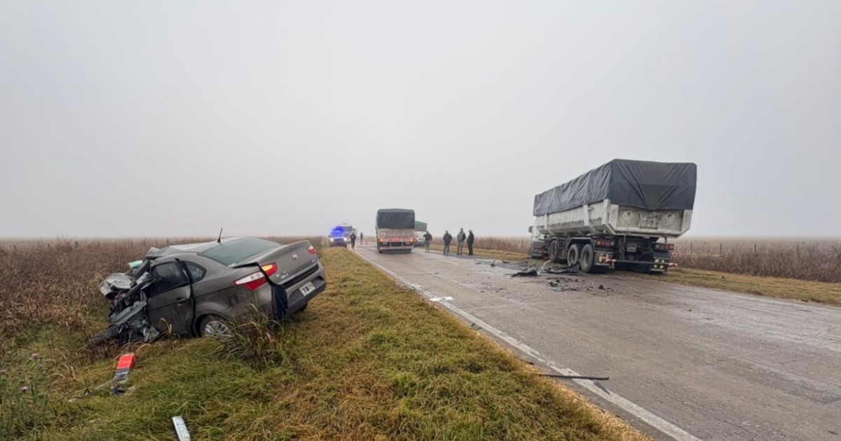 Siniestro fatal entre un camión y un auto en Camino de la Cremería y la ruta A012 en San Lorenzo