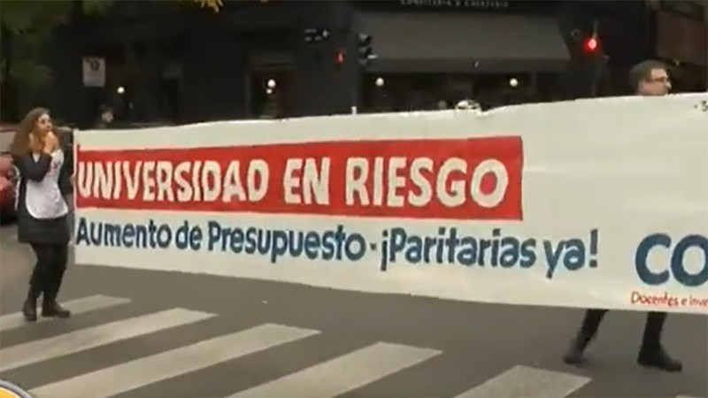 El reclamo de los universitarios este miércoles.