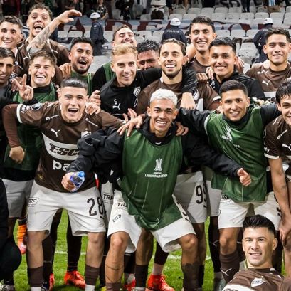 Platense le ganó 2-0 a Corinthians de Brasil.