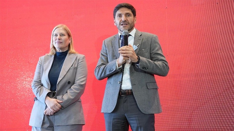 El mandatario santafesino participó en Rosario de una reunión