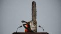 El equilibrio fiscal debe tener todo lo que no tiene una motosierra (Fotomontaje Alex Merto)