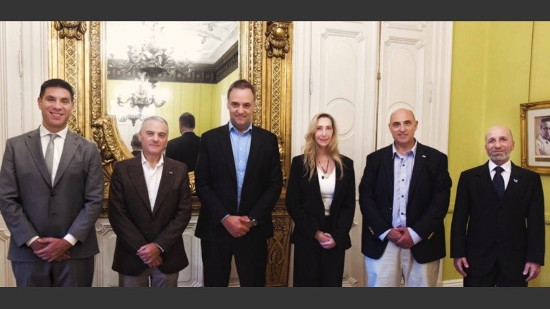 Directivos de AFA fueron recibidos por Karina Milei y Adorni