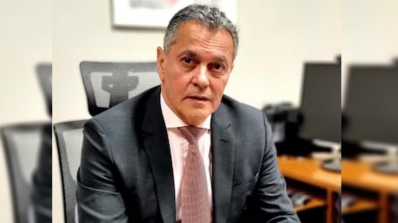 El fiscal dio una conferencia de prensa con mucha tensión.