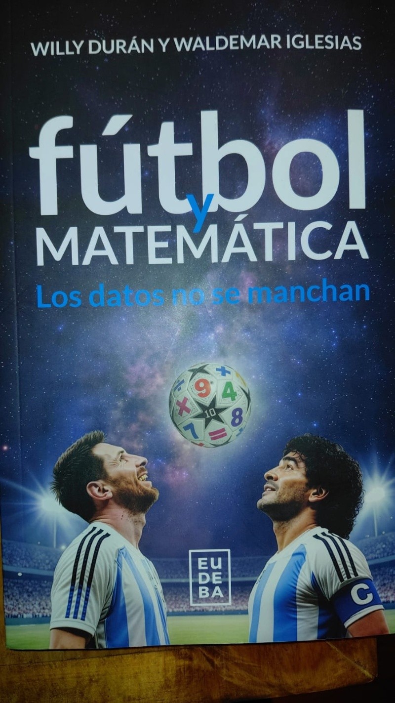&nbsp;La portada del libro, con Messi y Maradona