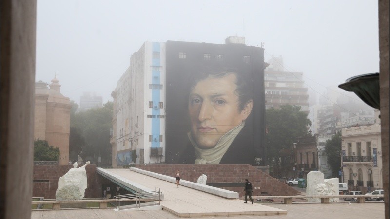 Foto de archivo de niebla sobre Rosario.