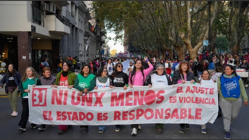Movilización de Ni una menos en Rosario durante 2025.