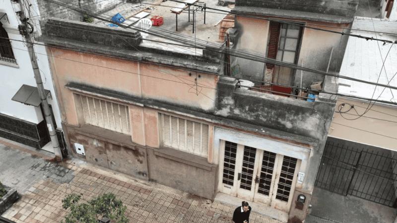 La casa de Barrelier donde quedó filmado ingresando con Agostina.