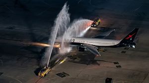 Este tipo de reconocimientos suele utilizarse para celebrar acontecimientos importantes dentro de la aviación.
