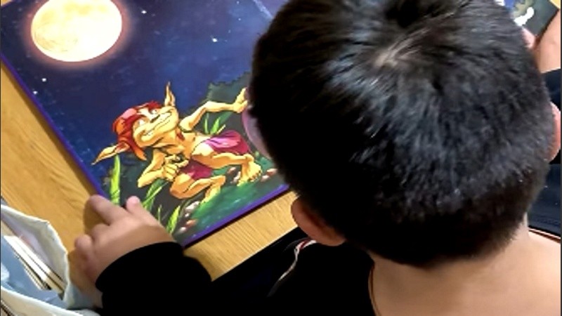 Víctor tiene 10 años y desea ser adoptado.