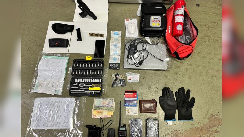 Los elementos secuestrados en el operativo.