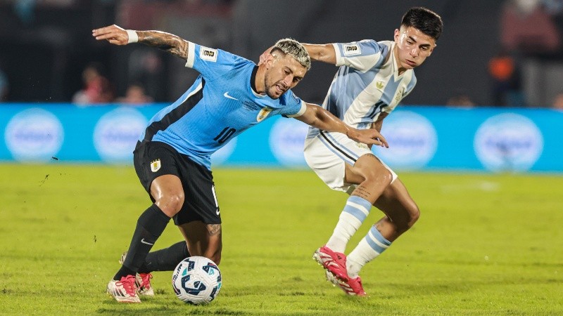 De Arrascaeta ante Argentina, durante las últimas Eliminatorias. (FotoBaires)