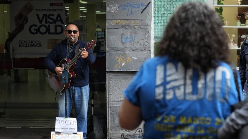 Los y las ricoteras recuerdan al Indio en las calles
