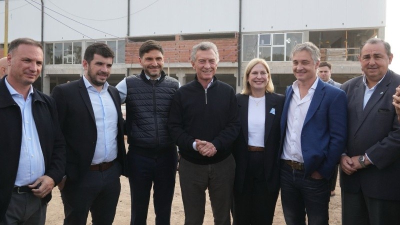 Macri con autoridades en Santa Fe.