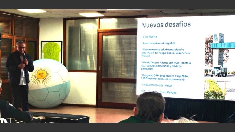 Mario Teruya, gerente de La Segunda, adelanta a periodistas los 