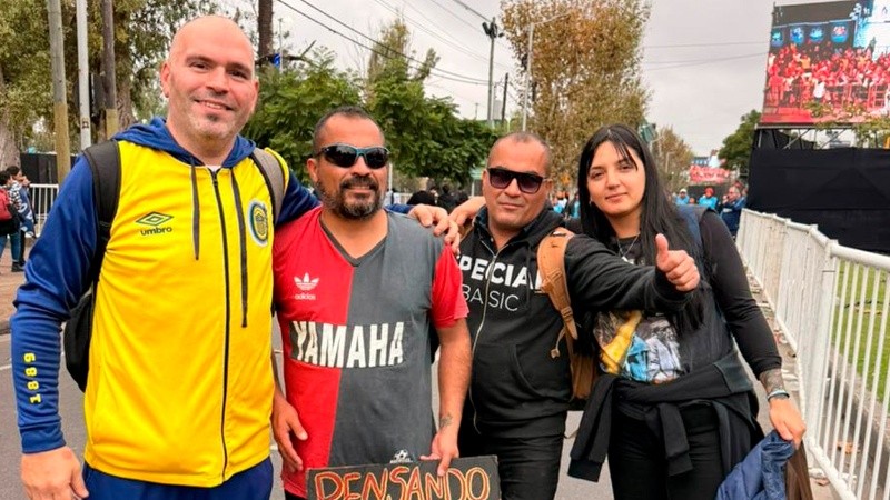 Canallas y leprosos despiden juntos a su ídolo musical.