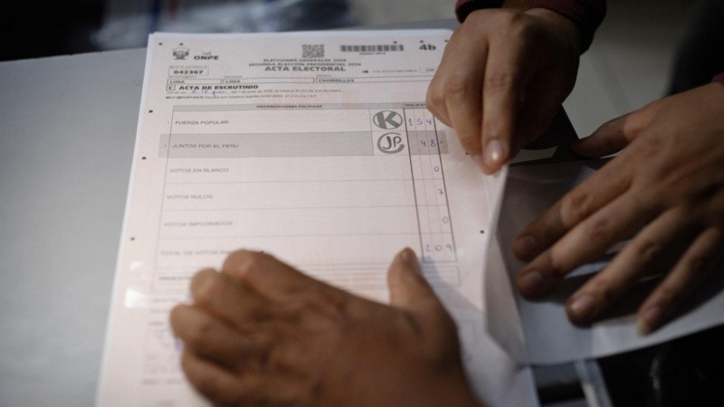 Un acta electoral de Perú.