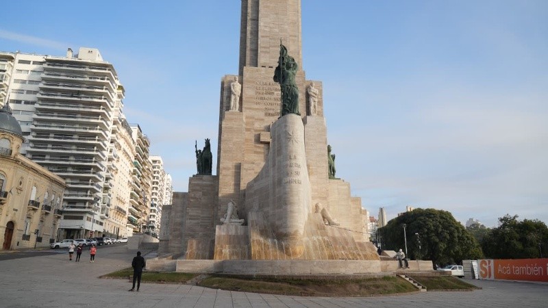 El Monumento Nacional a la Bandera volverá a ser plenamente protagonista esta semana por el 20 de Junio.