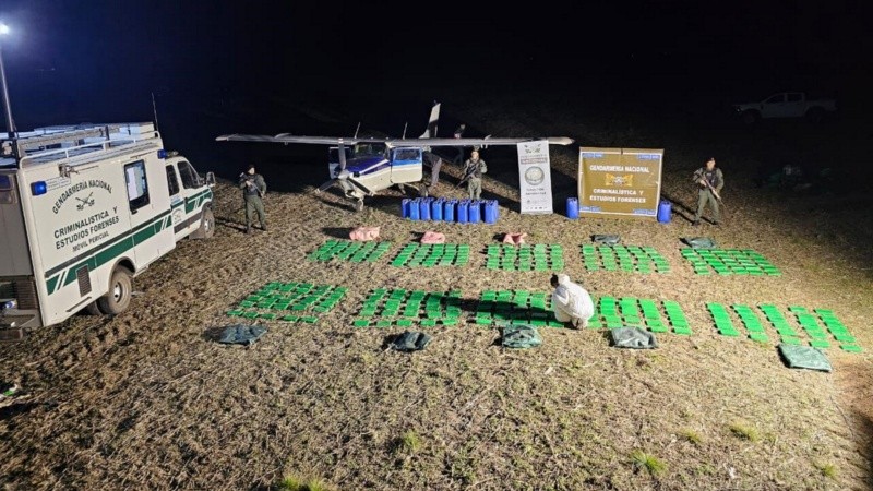 Villa Eloísa. Cerca del aterrizaje cayeron dos pilotos de nacionalidad boliviana.