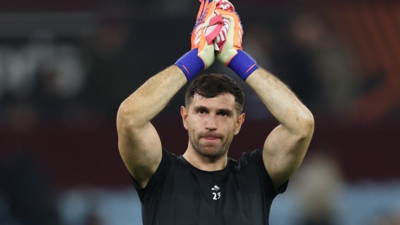 Martínez usó los dos guantes por primera vez desde que se fracturó. (archivo)