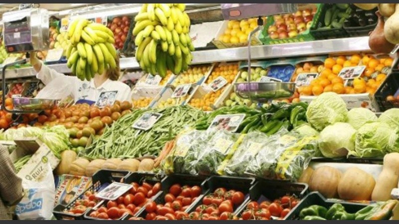 El tomate redondo, uno de los productos que más subió en mayo. (Alan Monzón/Rosario3)