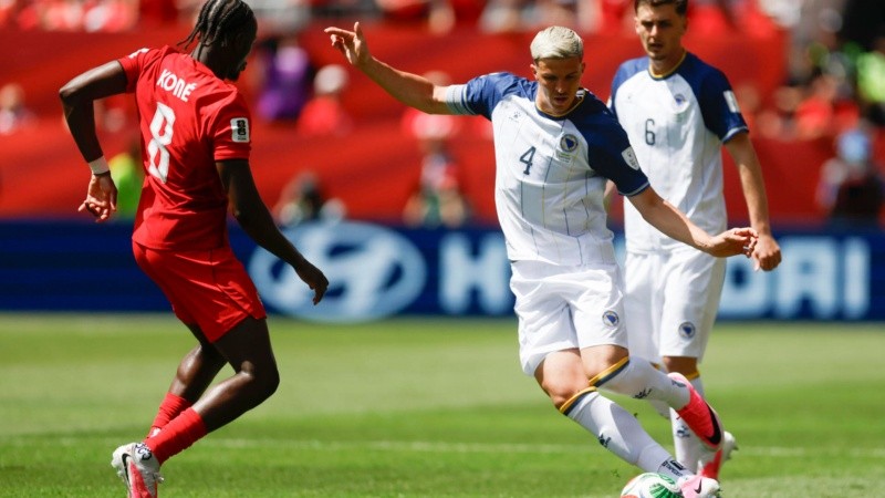El anfitrión Canadá se mide con Bosnia por el Grupo B del Mundial.
