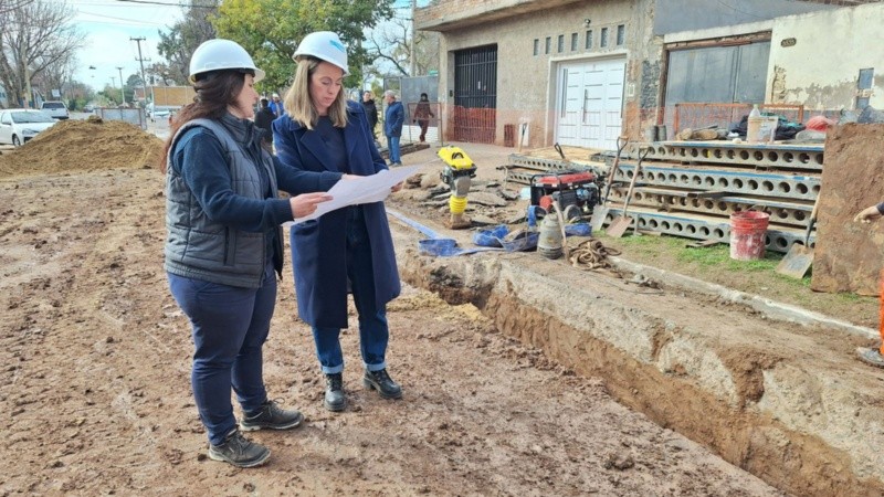 &nbsp;Ghilotti supervisando una de las obras de Aguas en la ciudad