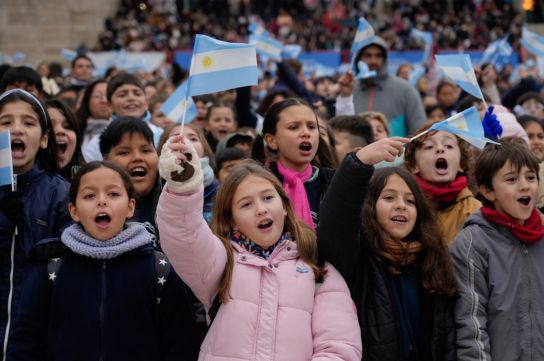 Entre guardapolvos, banderas y actos escolares, estas melodías se convirtieron en parte de la identidad de varias generaciones de argentinos