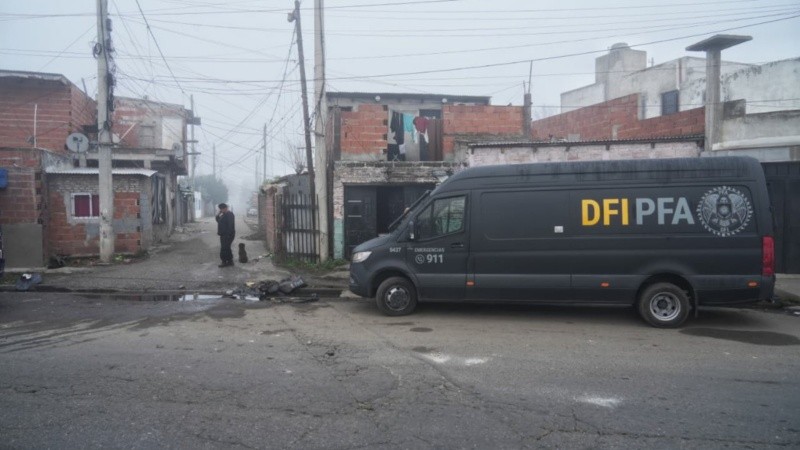 Calle Gutenberg, el viernes por la mañana, horas después del homicidio. (Foto: Alan Monzón).